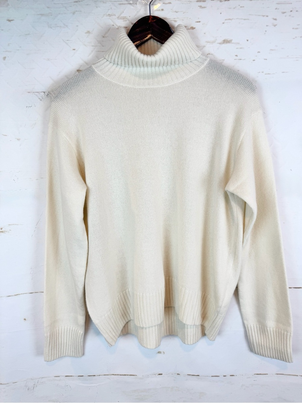 AYR | 100% Cashmere Turtleneck Sweater, M